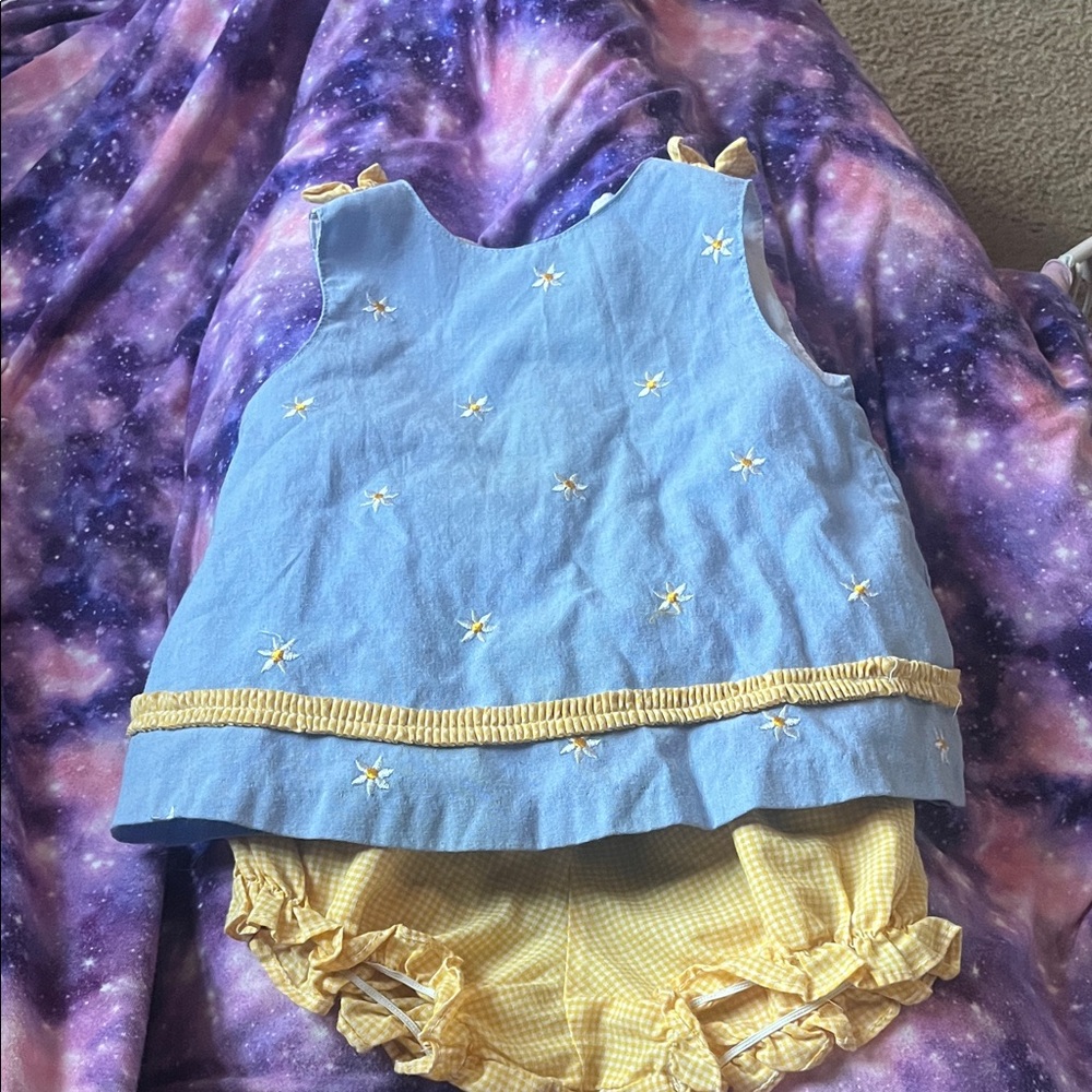 B44 Little Bitty 2pc Outfit— 18 months, GUC